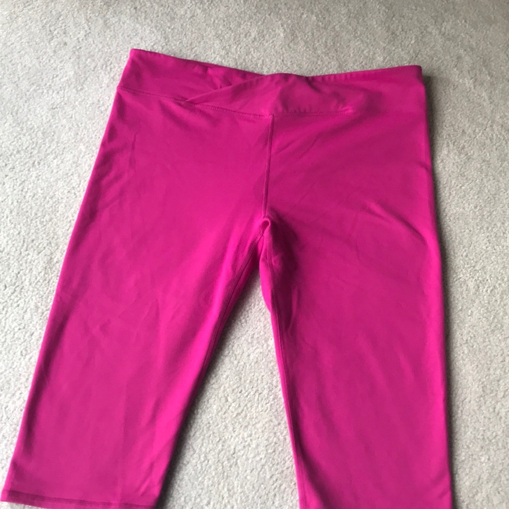 Fabletics pink Capri length workout pants